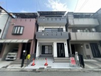 GNスタイル 令和７年３月リフォーム済み♪お引き渡し後すぐに新生活が始められます！
前面道路幅員約６ｍ、お車の出し入れも安心です♪