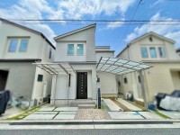 GNスタイル 大型開発分譲地内の一画の2018年築の戸建て！
こだわりの３ＬＤＫで細部にうれしい設備が満載！
近隣に大型複合施設もあり普段の生活が充実します♪