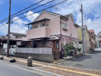 GNスタイル 平成１２年築の５LDK、カースペース１台付き！
リフォームするにも最適な物件です！
５LDKの戸建てなので、大家族様にもおすすめです♪