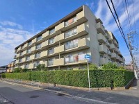 GNスタイル ★３階部分３ＬＤＫ！令和６年４月リフォーム済♪
★ペット飼育可能マンションです！（規約による制限有）
★周辺商業施設が充実しており生活に便利な立地◎