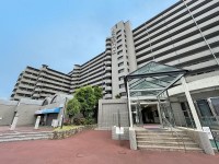 GNスタイル ～最上階４ＬＤＫ南向きバルコニーのお部屋！～
ペット飼育可能マンションです♪（規約による制限）
イズミヤショッピングセンター八尾まで約５００ｍのため買い物も便利♪