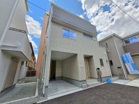 ☆期間限定　新築戸建て購入キャンペーン実施中☆
～２号棟２ＳＬＤＫ～
広々ファミリークローゼットあり♪
小学校・中学校ともに徒歩５分圏内のためお子様の通学も安心。
