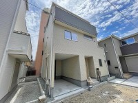 GNスタイル ～２号棟２ＳＬＤＫ～
広々ファミリークローゼットあり♪
小学校・中学校ともに徒歩５分圏内のためお子様の通学も安心。