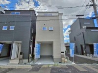 ☆期間限定　新築戸建て購入キャンペーン実施中☆
～３号棟３ＬＤＫ～
全居室６帖以上ございます♪
小学校・中学校ともに徒歩５分圏内のためお子様の通学も安心。