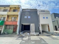 GNスタイル ～４号棟２ＳＬＤＫ～
各所に収納スペースが確保されておりお部屋をスッキリとお使いいただけます♪
小学校・中学校ともに徒歩５分圏内のためお子様の通学も安心。