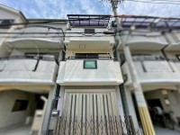 GNスタイル ～鉄骨造３階建て４ＤＫ、南向きのお家です♪～
ビルトインガレージ１台分あり。ハイルーフ車も可能♪（車種による）
