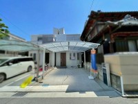 GNスタイル ～令和３年３月建築の築浅戸建て！屋上ルーフバルコニー付き♪～
約１７．５帖のＬＤＫと全居室６帖以上ありゆったりとした間取りになっています。