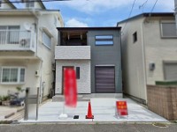 GNスタイル ～木造２階建て４ＬＤＫ、カースペース２台可能♪～
アリオ八尾まで約８５０ｍのため買い物便利◎