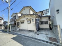 GNスタイル ■南西側道路につき日当たり良好です♪
■前面道路４ｍ、間口８．８ｍ　２階建てプランでの建築が可能です
■リフォーム歴有（年月日不詳）
■戸建てでも建替え用地にも◎