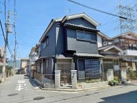 GNスタイル ～令和７年６月リフォーム済み～
カーポート付き駐車場１台分あり（車種による）
空家のため気兼ねなく内覧可能です♪