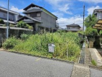 GNスタイル ■建築条件付き土地■
土地面積約４０．９坪、前面道路は約５．３ｍの幅員でお車の出し入れも安心です♪
土地：１９８０万円　建物：１７００万円　計３６８０万円