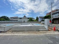 ≪１号地４ＬＤＫ≫
ご家族みんながゆったりくつろげる広々ＬＤＫは約１５帖
全居室に収納スペースが確保されおりお部屋をスッキリとお使いいただけます♪