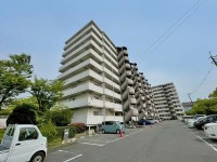 GNスタイル 関西本線「志紀」駅まで徒歩８分、ペット飼育可能マンションです♪
東・西の２面バルコニー！