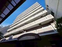 ★4階部分角部屋3LDK!南向きバルコニーのため日当たり良好です♪
★室内リフォーム済みのためお引き渡し後すぐに新生活が始められます!