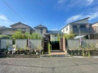 GNスタイル ～有効面積約６３．２９坪、お好きなハウスメーカーで建築可能です♪～
建物解体更地渡し、南向きの土地です！
