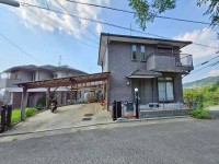 GNスタイル オーナーチェンジ物件！
平成１１年築の４ＬＤＫ！
２階建て、車庫２台分、土地約４７坪！