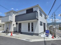 GNスタイル ★４号棟２ＳＬＤＫ
★リビング全体を見渡せる対面キッチン
★全居室収納スペース付きでお部屋をスッキリとお使いいただけます♪