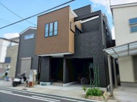 GNスタイル ～令和３年建築の築浅戸建て３ＬＤＫ～
約２０帖の広々ＬＤＫ！ご家族でゆったりと過ごしていただけます♪
