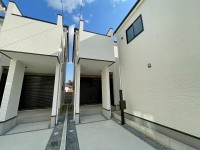 GNスタイル ★４号棟３ＳＬＤＫ
★約２０帖の広々ＬＤＫ！
★カースペース２台可能♪（車種による）