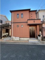 GNスタイル ★平成１７年建築３ＬＤＫ！カーポート付き駐車場有♪
★太陽光蓄電池設置物件