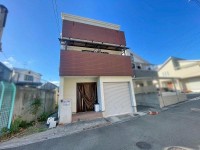 GNスタイル ★平成２１年建築４ＬＤＫ！
★シャッター付きガレージあり♪
★全居室に収納スペースが確保されておりお部屋をスッキリとお使いいただけます。