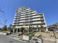 GNスタイル ★７階部分３ＬＤＫ、南西向きバルコニーのお部屋！
★空家のため気兼ねなく内覧可能です。お気軽にお問い合わせください♪