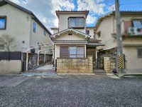 GNスタイル ★公簿土地面積約３１．４坪、４ＬＤＫ！
★約１６．５帖のＬＤＫと全居室６帖ずつありゆったりとした間取りになっています。