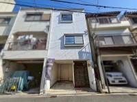 GNスタイル ～車庫付き木造３階建て３ＤＫ～
空家のため気兼ねなく内覧可能です。お気軽にお問い合わせください！