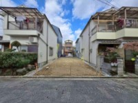 GNスタイル ★建築条件なし売土地！お好きなハウスメーカーで建築可能です♪
★現況更地、南向きの土地です。