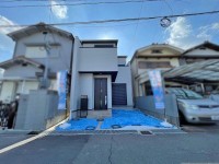 ★木造2階建て3LDK
★完成済みのためいつでも内覧可能です◎
★アクロスプラザ八尾まで約750mのため買い物便利♪