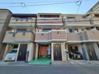 GNスタイル 〇平成１３年築、２沿線利用可能な３階建４ＬＤＫ
〇駅まで徒歩圏内にカースペース１台付き