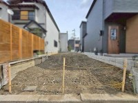 GNスタイル ★建築条件なし売土地！お好きなハウスメーカーで建築可能です♪
★現況更地
★前面道路幅員約６．４ｍありお車の出し入れも安心