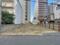 ★建築条件なし売土地！お好きなハウスメーカーで建築可能です♪
★土地約２５．５坪、現況更地
★周辺商業施設が充実しており生活に便利な立地です◎