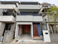 GNスタイル ★鉄骨造３階建て４ＬＤＫ！
★ＬＤＫ約１９．５帖！リビングで遊ぶお子様を見守りながらお料理ができる対面キッチン♪
★令和８年４月リフォーム済
