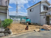 ★木造２階建て２ＳＬＤＫ
★外からの視線が気にならない２階リビング♪
★ビルトインガレージ１台分あり
