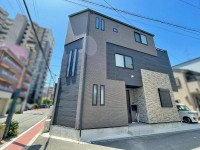 GNスタイル ★令和４年建築の築浅戸建４ＬＤＫ！
★周辺商業施設が充実しており生活に便利な立地です◎
