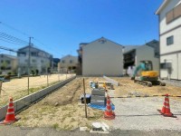 ★２号棟４ＬＤＫ
★約１７帖のゆったりＬＤＫ♪ご家族やお客様との会話も楽しめる対面キッチン
★カースペース２台可能♪（車種による）