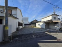 GNスタイル 〇南東角地の有効約４８坪、建築条件なし
〇最寄り駅まで徒歩約８分の好立地