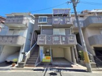 GNスタイル ★令和８年７月リフォーム済み♪
★カースペース２台可能！（車種による）
★約１８．２帖のゆったりＬＤＫ♪