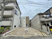 ★土地約３３坪！お好きなハウスメーカーで建築可能です♪
★前面道路幅約６ｍ、間口約８．１ｍの整形地！