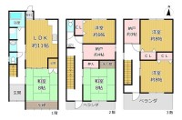 GNスタイル ★木造３階建て５ＳＬＤＫ、南向きのお家です♪
★たっぷり収納スペースでお部屋をスッキリとお使いいただけます。