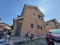 GNスタイル 〇平成１７建築の４ＬＤＫ 車庫スペース４台以上可能です♪
〇隣地との距離もあり、非常に明るいお家です♪